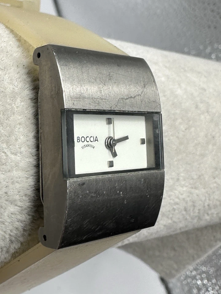 Reloj Tanque Boccia Titanio Damas Batería Nueva 22MM 7.5" Banda Silicona L5 Foto 3 de 4