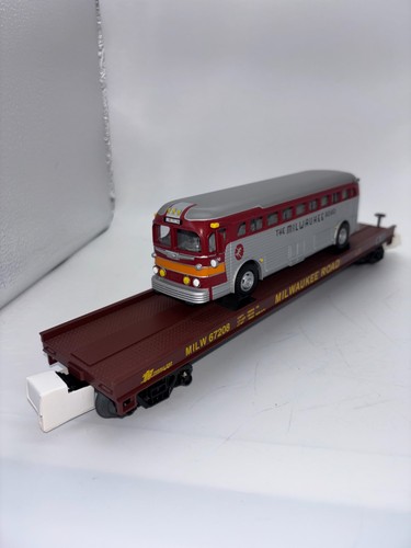 MTH Premier 20-98831 Milwaukee Road Flat Car con Die Cast Bus #67208 Juego de 2 | Zustand: New