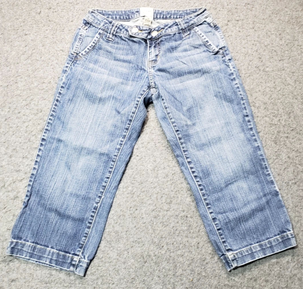 Aeropostale women size 1/2 blue denim Capri pants