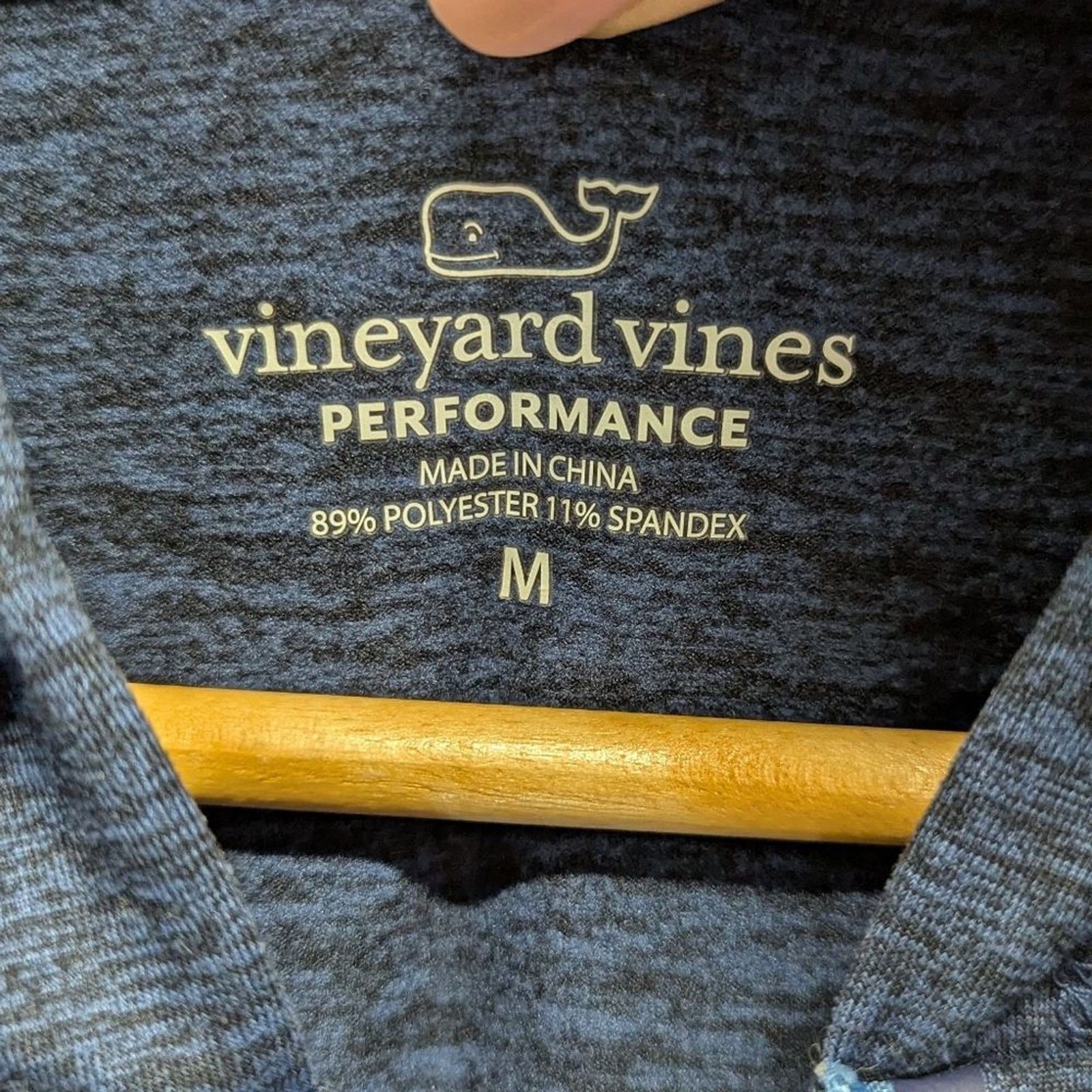 Vineyard Vines Performance Size Medium Pull Over … - image 5