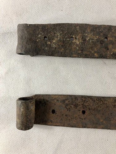 Antique Hand Forged Barn/Gate Pointed Hinge - Picture 6 of 9