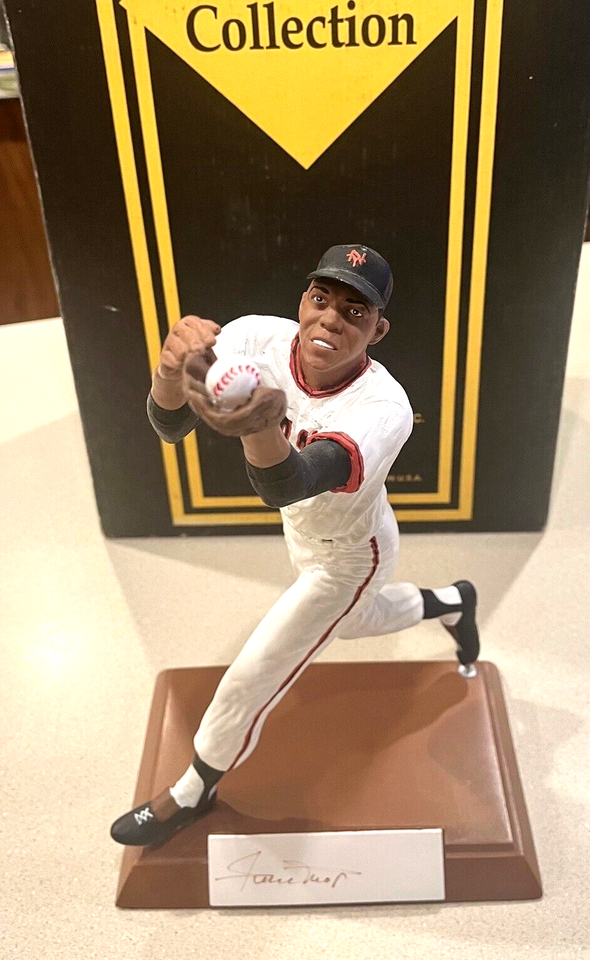 WILLIE MAYS signed Salvino Sports Figurine/Statue LE only 368 pieces