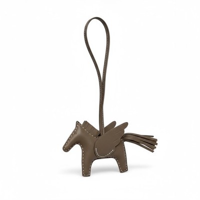 NIB Hermes Pégase Pegasus Rodeo Charm PM in Etoupe Milo Lambskin K