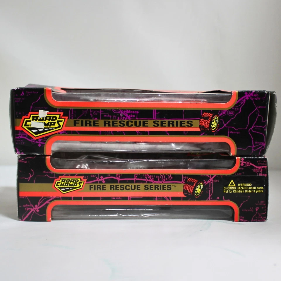 Lote de 2 camiones de juguete Road Champs: Departamento de Bomberos de Boston & Departamento de Bomberos de St. Louis Foto 4 de 4