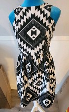 Women's Sugarlips Black & White Open Back Sleeveless Dress Size S Aztec Boho