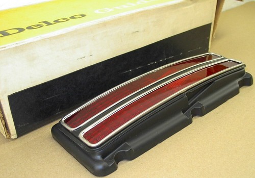 NOS 1968 LH Taillamp Lens - Oldsmobile 98 Hardtop Convertible Luxury Sedan Delco - Picture 2 of 3