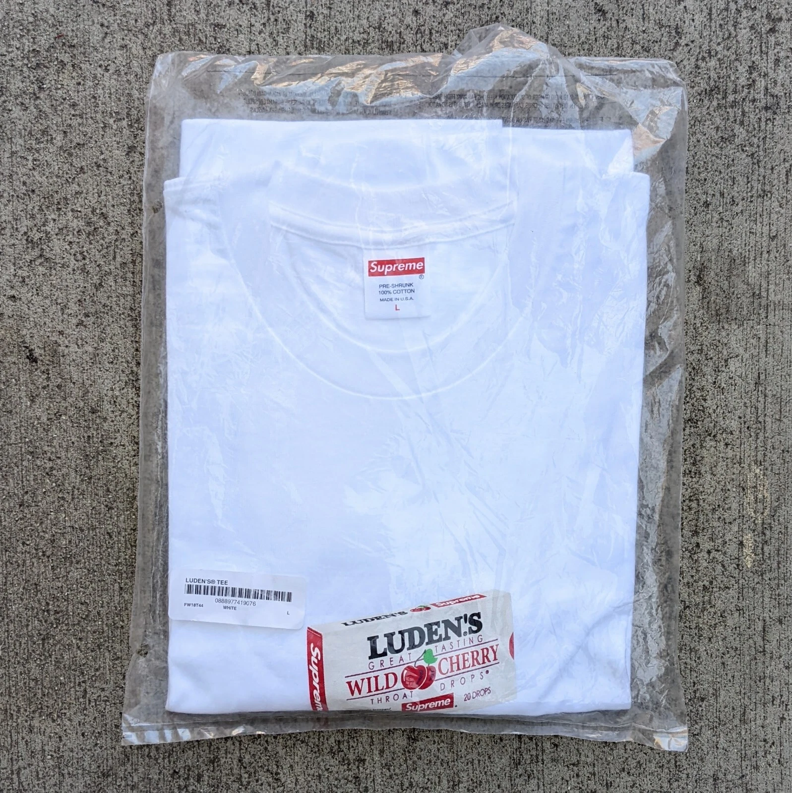 Supreme FW18 Luden's Toux Drops T shirt   DEADSTOCK   FABRIQUÉ AUX ÉTATS UNIS   TAILLE L