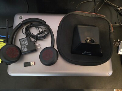 POLY Plantronics Savi 8200 W/ Charging Stand CS1 and dongle
