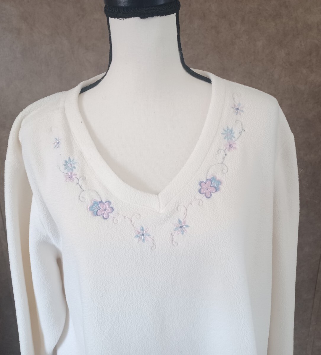 Women's Soft Basic Edition Cream Sweater With Siz… - image 4