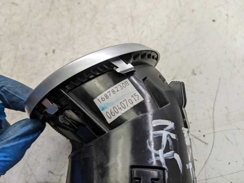 Mercedes-Benz GL 320 X164 2008 ventilación de aire delantera izquierda 16878230B Foto 4 de 4