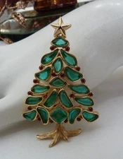 CROWN TRIFARI VTG 1966 MODERN MOSAICS POURED GLASS RHINESTONE CHRISTMAS TREE PIN
