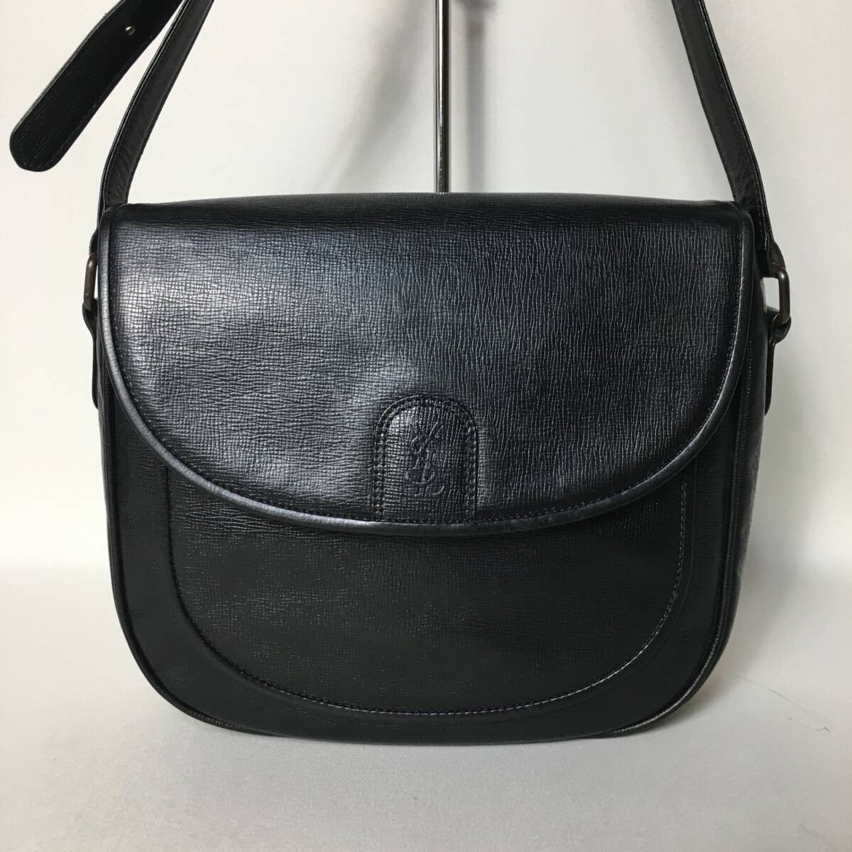Borsa a tracolla YSL Yves Saint Laurent in pelle nera con logo usata
