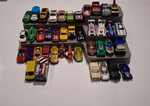 Lot Of 40 Diecast Vehicles Hot WHEELS Corgi Matchbox Superfast Lesney & More