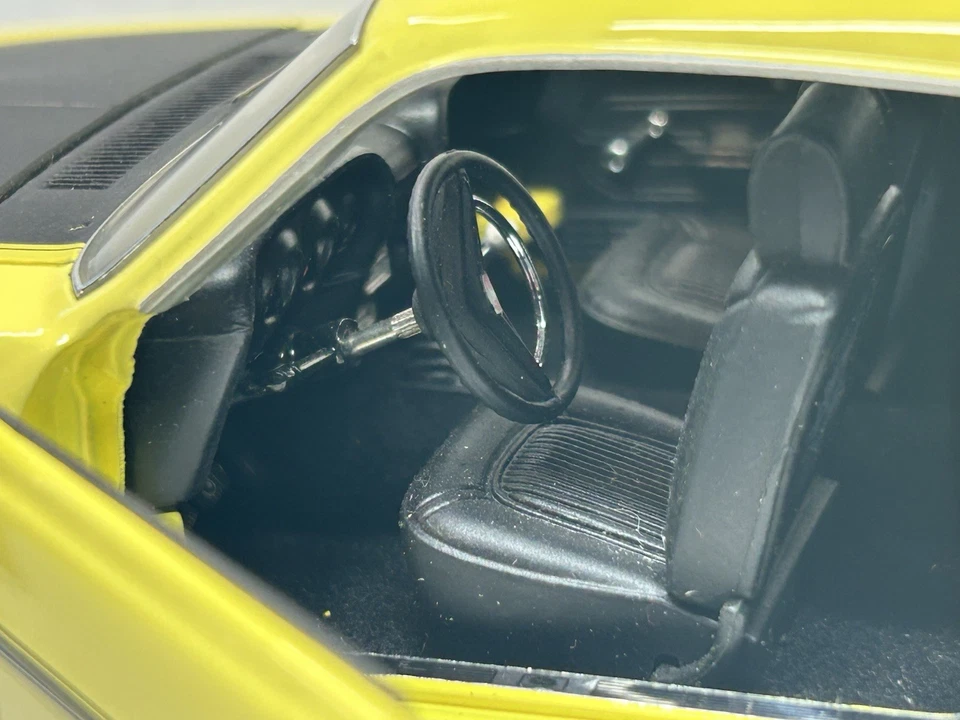 Franklin Mint Ford Boss 302 Mustang Yellow 1:24 Die Cast B11WH07 - Image 3 of 4