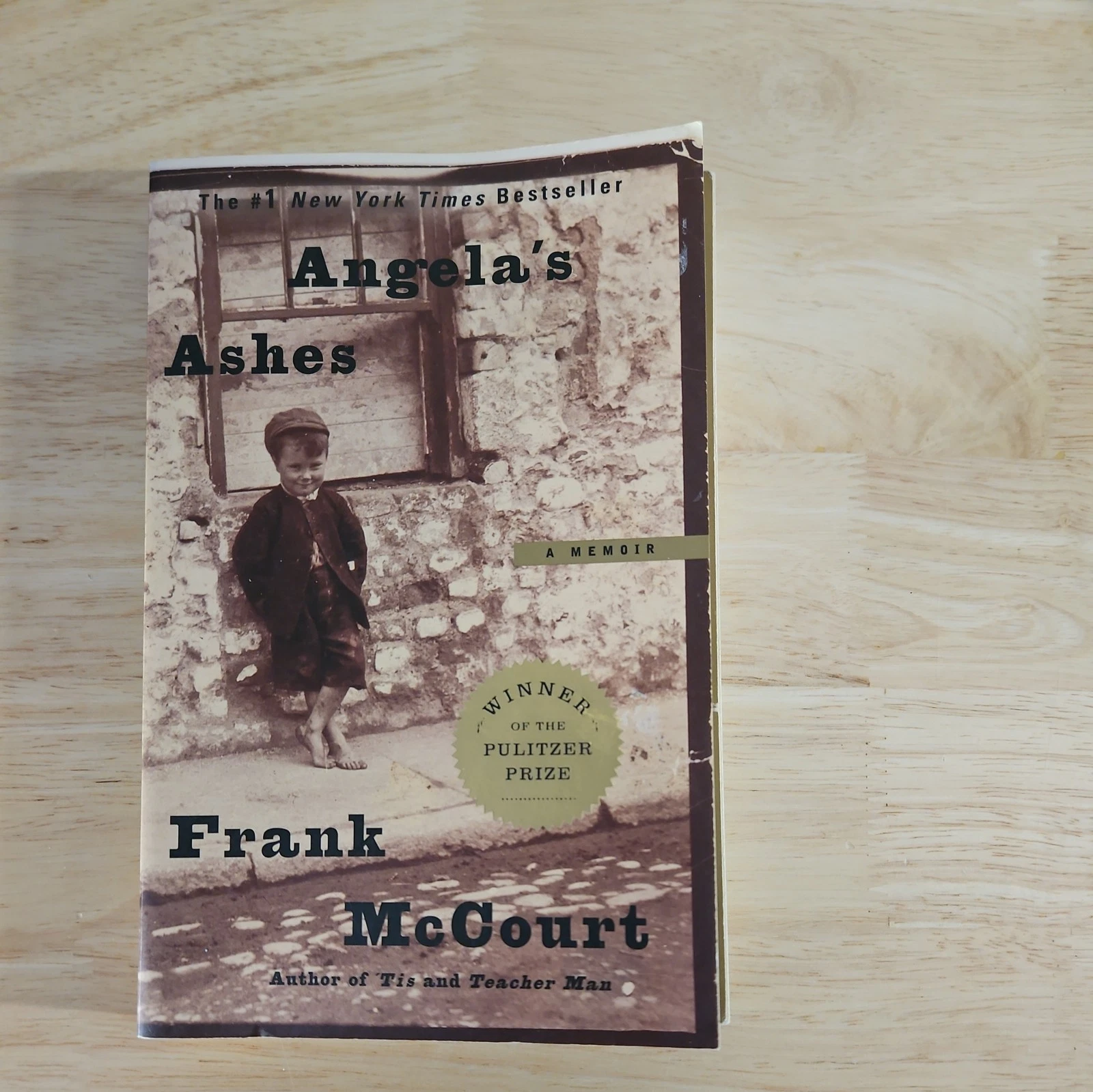 Angela's Ashes : A Memoir by Frank McCourt (1999, Trade Paperback)
