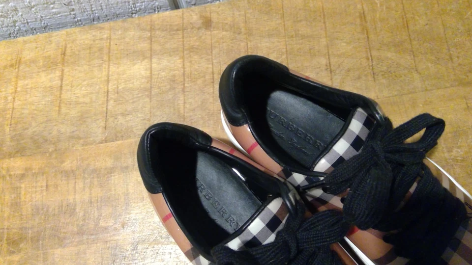 Zapatillas bajas Burberry vintage a cuadros beige talla 5 1/2 EE. UU. ITALIA 35 1/2 Foto 3 de 4