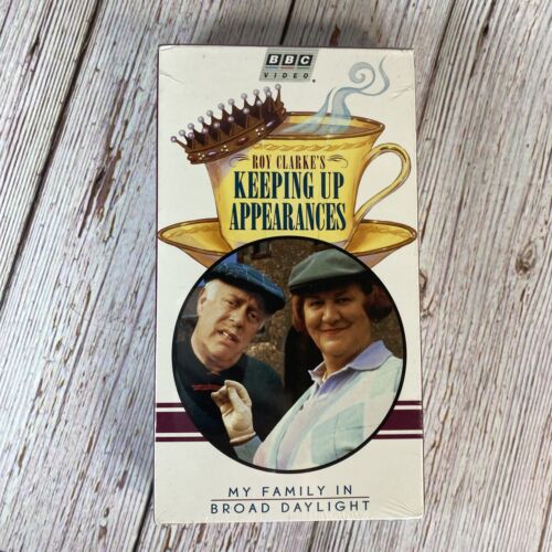 Sealed BBC Video "Keeping  Up Appearances" VHS - Afbeelding 1 van 4