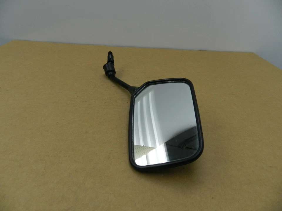 Espejo retrovisor derecho United Motors OEM Dual Sport 200, DT200 DT125 Foto 2 de 4