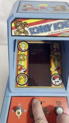 1981 COLECO - NINTENDO DONKEY KONG Mini Tabletop Arcade Game WORKS