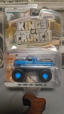 GREENLIGHT KINGS OF CRUNCH WALMART EXCLUSIVE 1987 FORD F-250 BIGFOOT 6 CHASE