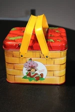 Vintage 1980 Strawberry Shortcake Tin Picnic Basket Lunch Pail Box Lunchbox