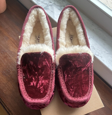 UGG Ansley Velvet Lined Moccasin Slip-On Slippers Burgundy Women's US 7