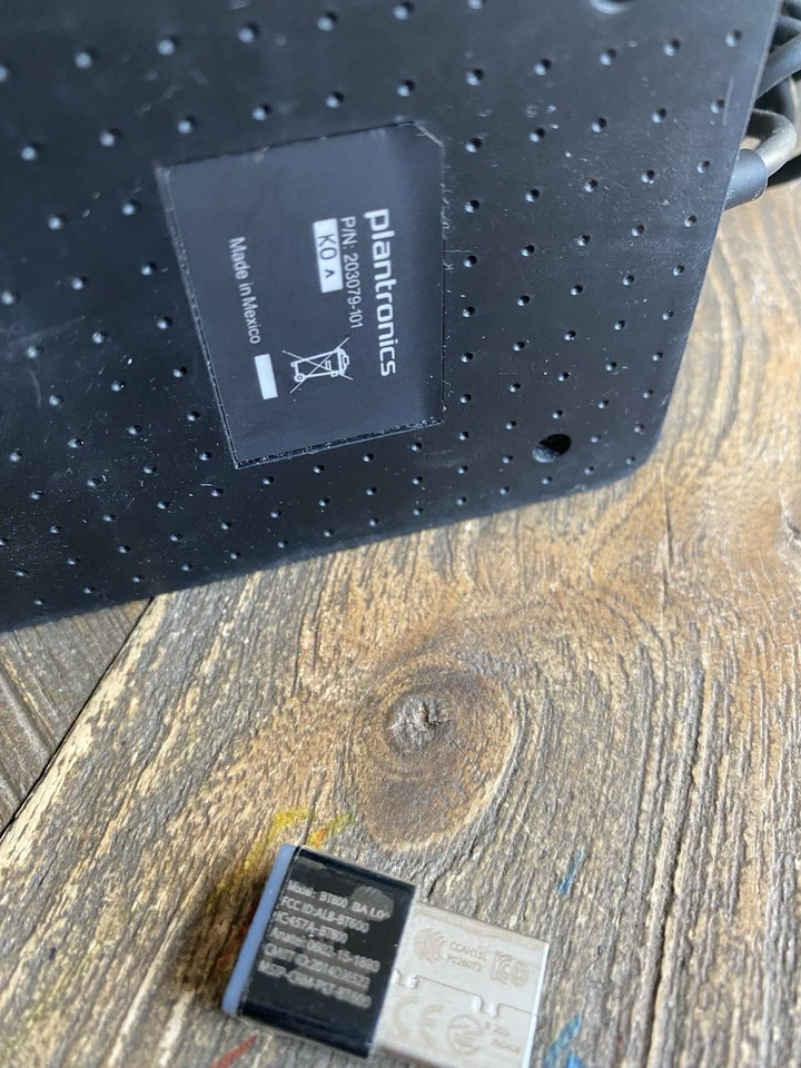 Plantronics Voyager Focus UC Noise Canceling Bluetooth Headset w/ Dongle/ READ - Image 3 of 4