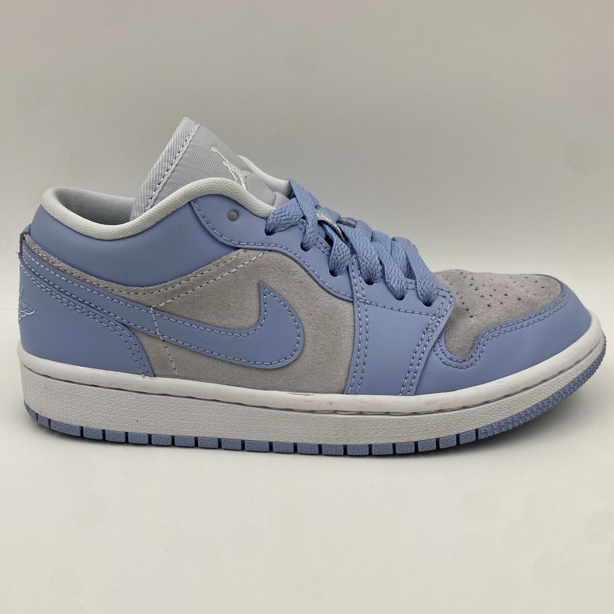 Size 5 W (3.5 Y) - Air Jordan 1 Low Size 5 W (3.5 Y) - Air Jordan 1 Low