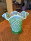 VTG FENTON GREEN LIME HOBMAIL SCALLOPED EDGE VASE "BEAUTIFUL DISPLAY"