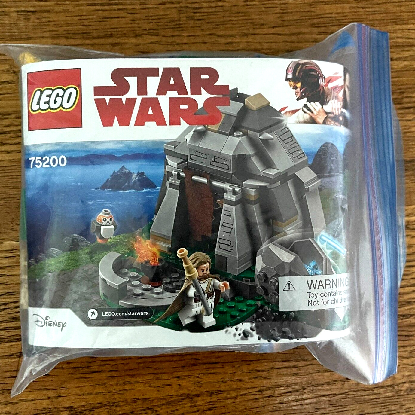 LEGO 75200 Star Wars Ahch-To Island Training