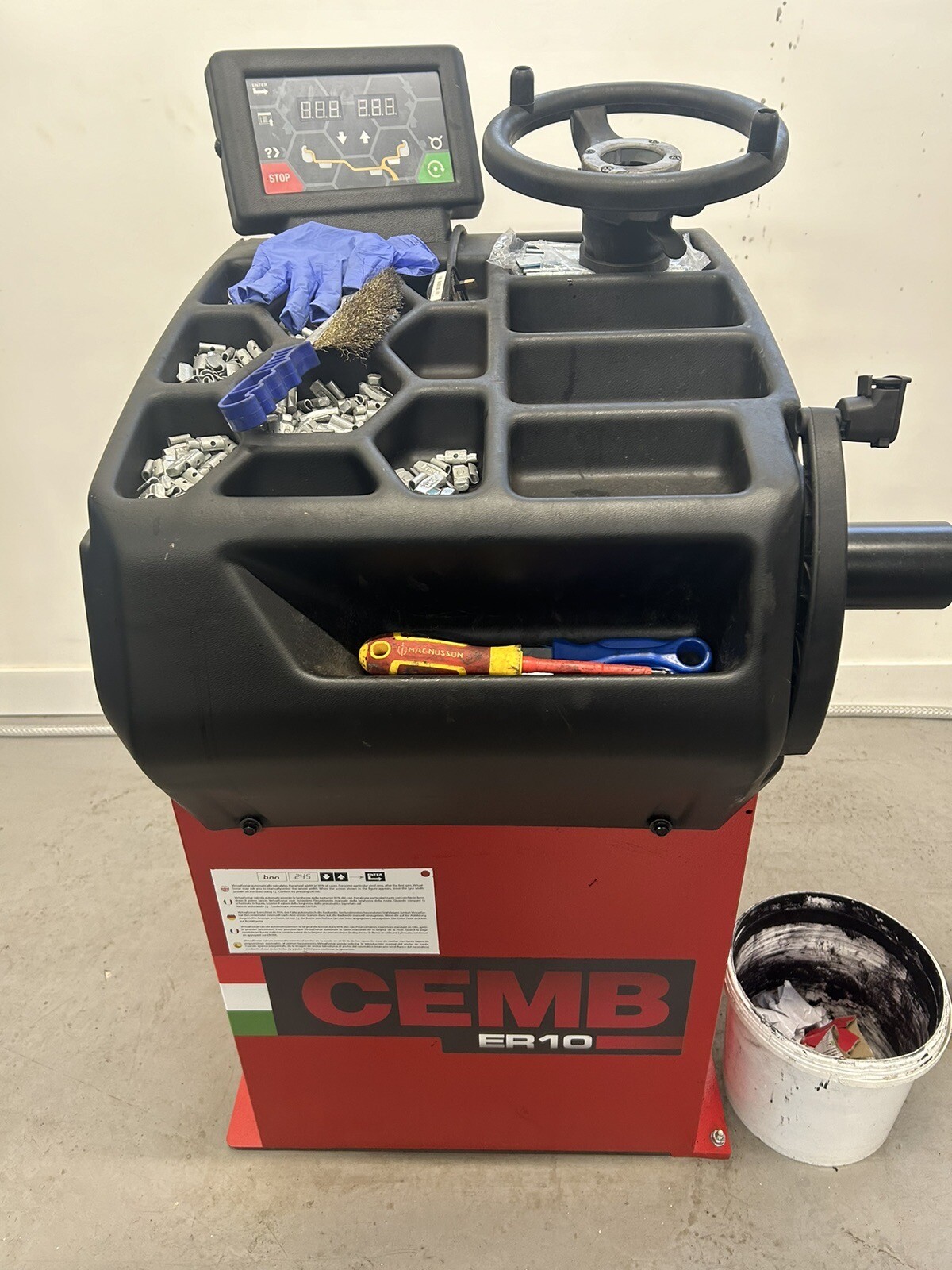 CEMB ER10 Tyre/Wheel Balancer Machine, Fully Working eBay