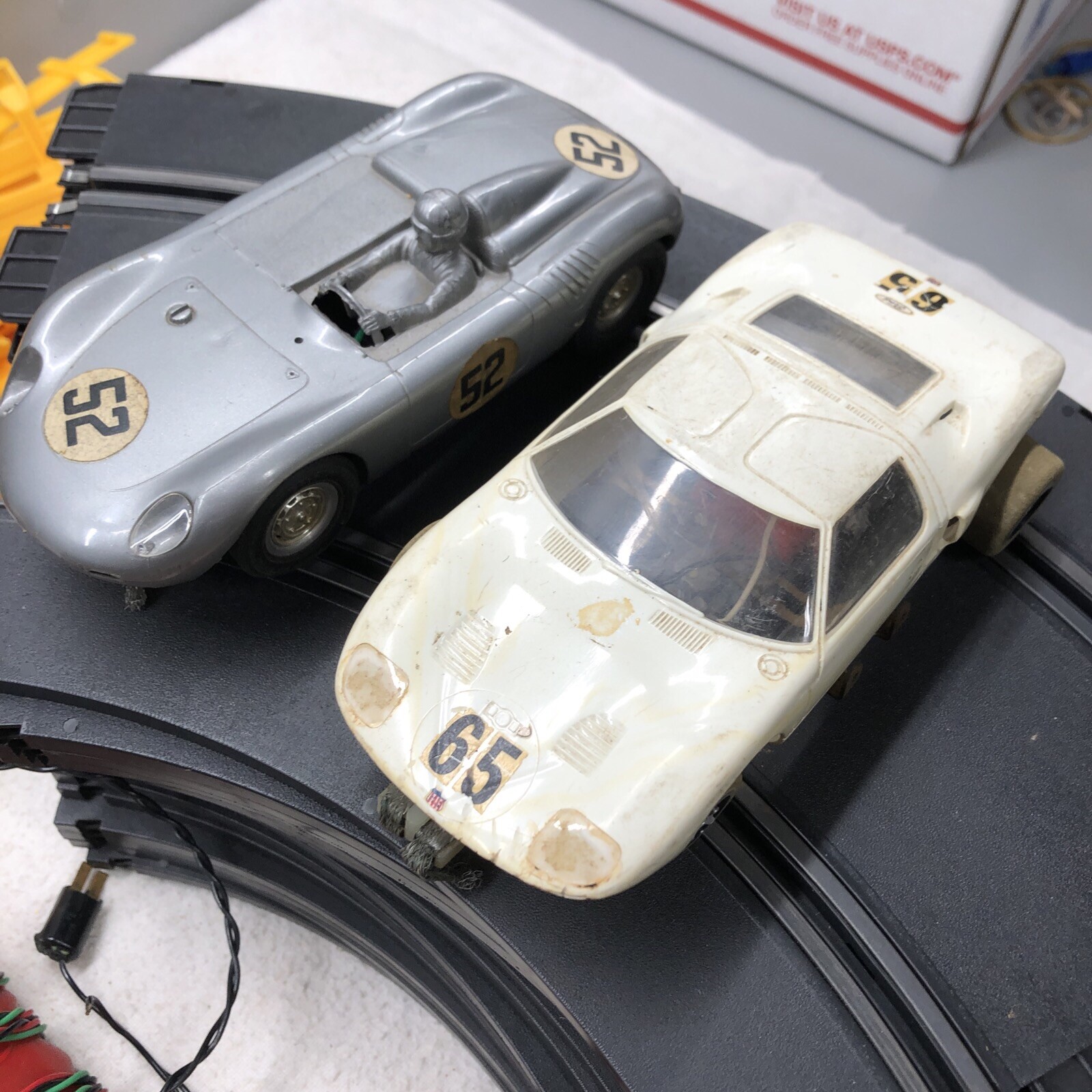 1960's Strombecker Road Racing Set 1/32 Slot Car Racing w/ 2 Cars