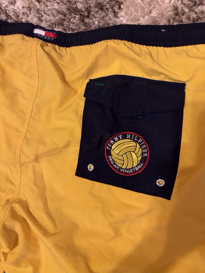 Bañador de colección para hombre Tommy Hilfiger Pro-Am voleibol bloque de color amarillo XL Foto 4 de 4