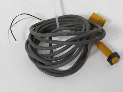 Omron E2F-X1R5Y1 Old Style Proximity Switch 24-240VAC 2m MISSING WASHER USED