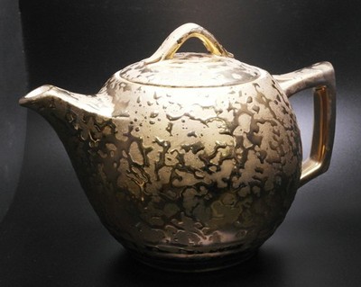 Mid Century Modern McCoy 24K Weeping Gold Teapot 6''x8''x5.5''