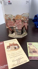 The Good Intent Pubs and Tavern 1997 David Winter Cottages with Box and COA