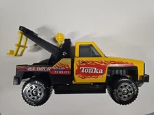 Tonka Steel Classics Tow Truck - Made with Steel & Sturdy Plastic  Yellow & Red
