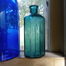 RUMFORD CHEMICAL WORKS 8 SIDED PRETTY TEAL 1890s HAND BLOWN MEDICINE BOTTLE