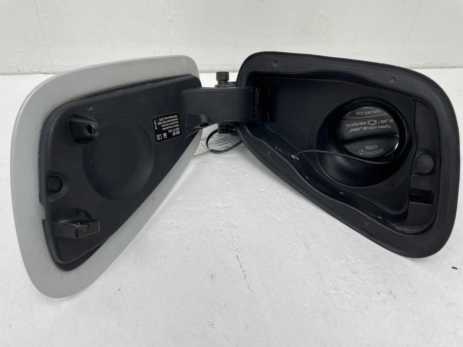 BMW i8 2014-2017 Rear Fuel door