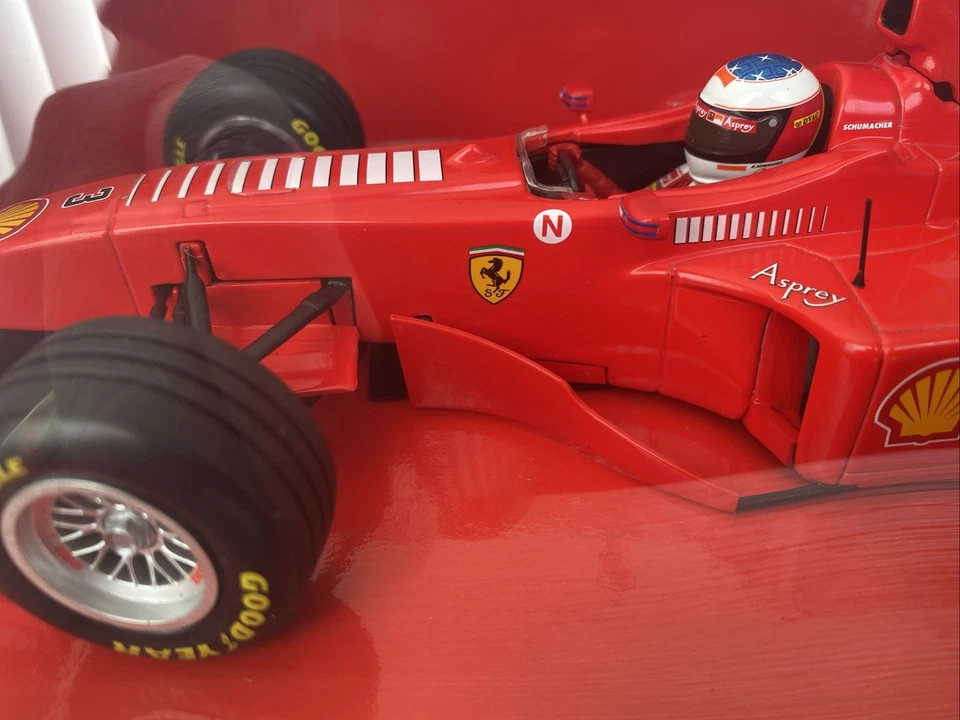 Minichamps 1996 Ferrari F 300 Michael Schumacher Collection 1:18 510981803 - Image 3 of 4