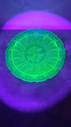 Vtg Uranium Glass Cherry Blossom 10" Footed Cake Plate Glows Depression Green