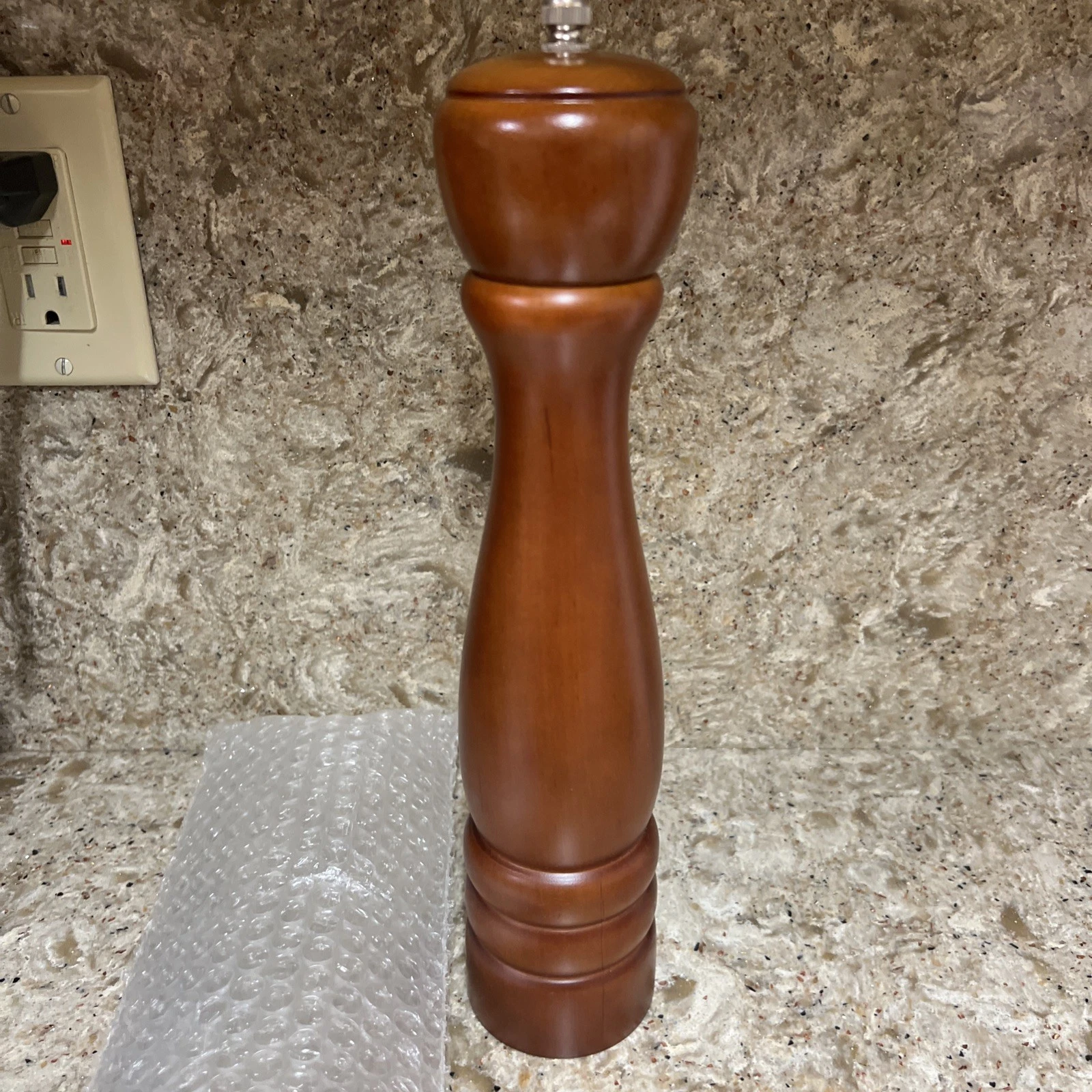 William Bounds NIB Walnut Wood Pepper Mill Grinder Adjustable Coarseness 12” New
