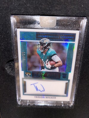 2022 Panini One - Rookie Signature Travon Walker /75