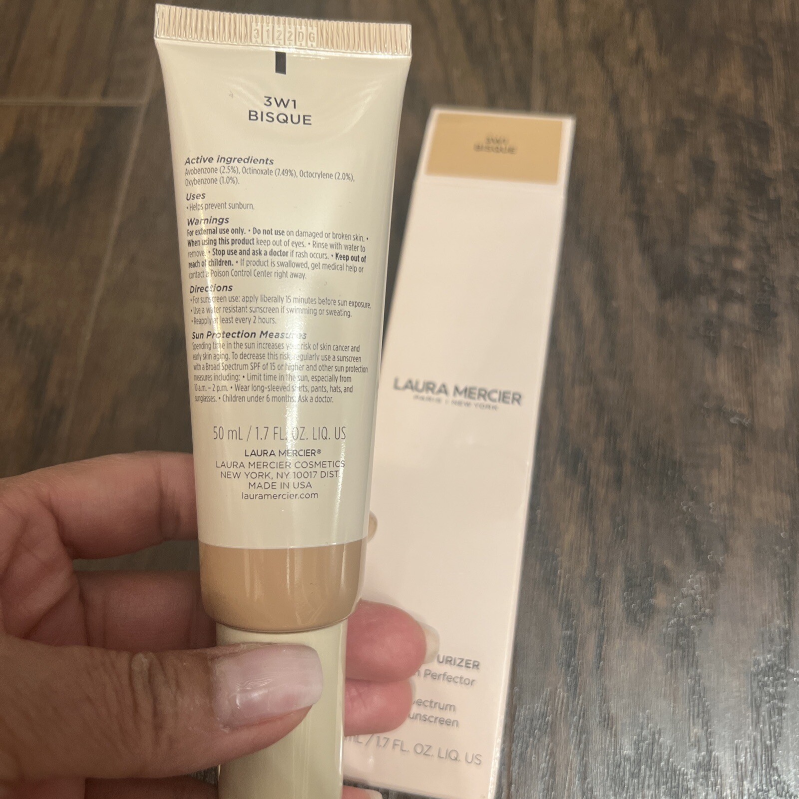 Laura Mercier Tinted Moisturizer Natural Skin Perfector SPF303W1
