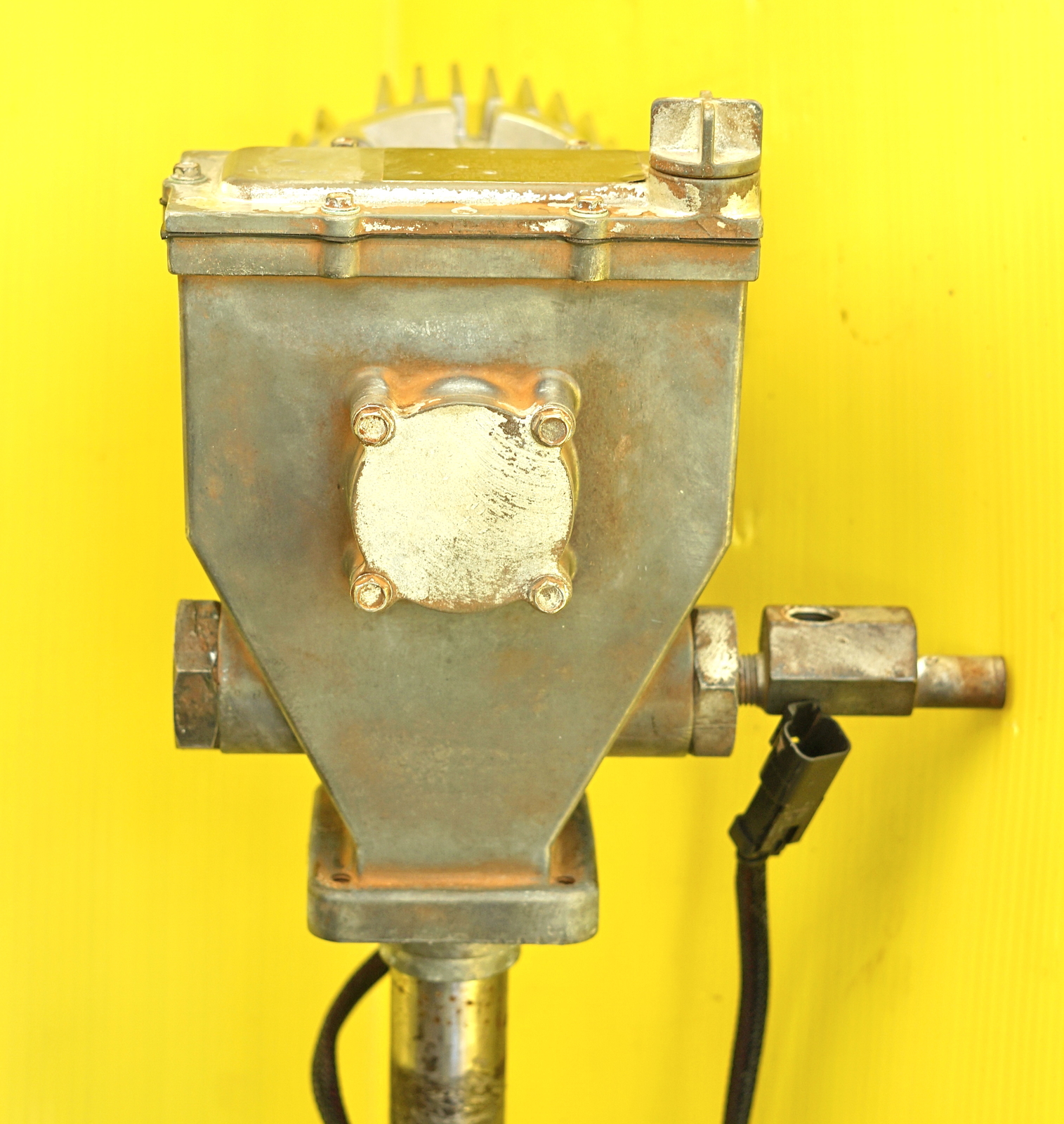 Lincoln 85567 24V DC Electric Grease Pump 5000psi 10/100ml per min