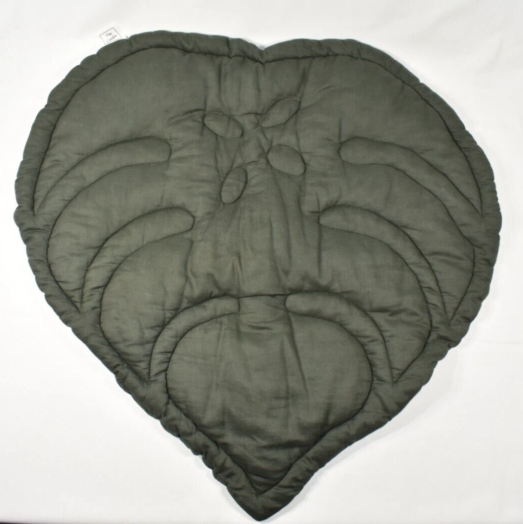 The Candor Home Tropical Palm Leaf Baby Play Mat Reversible Green Linen Blend
Opens in a new window