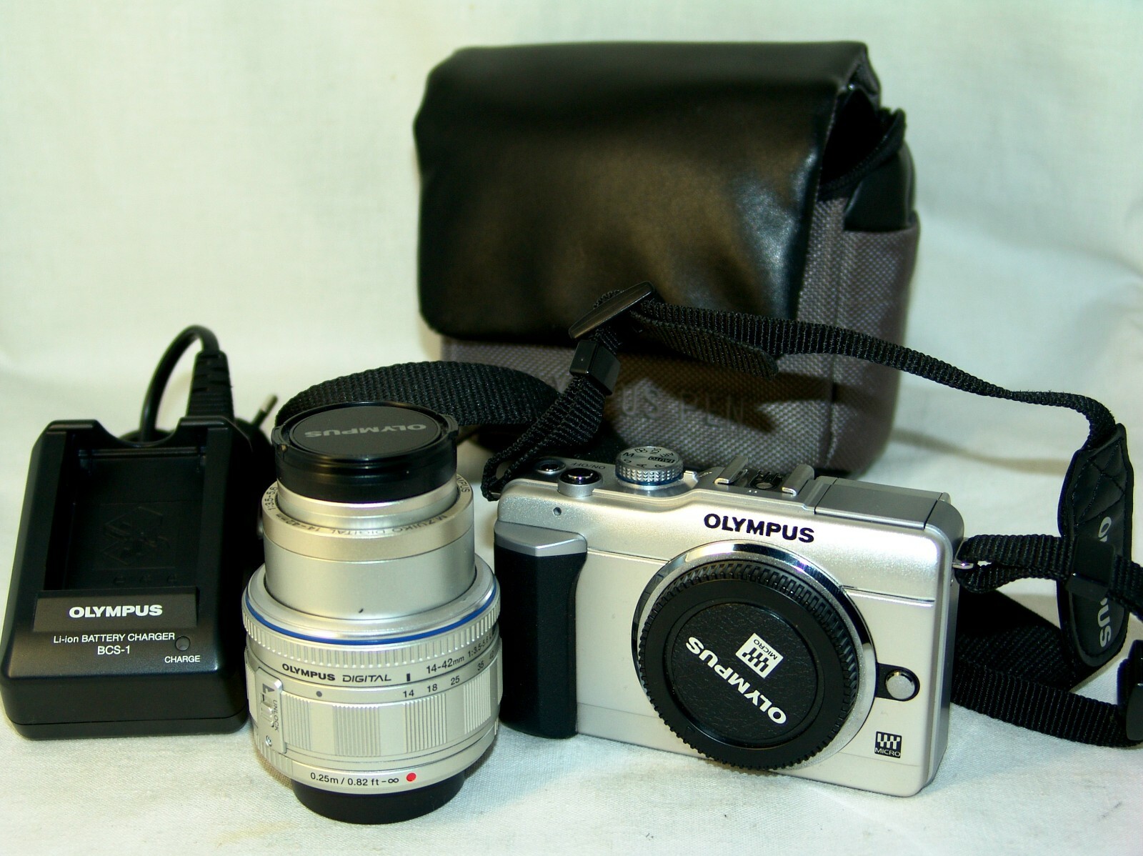 digital camera OLYMPUS PEN E-PL1,M.ZUIKO Digital 3,5-5,6/14-42mm.Lens-image