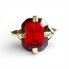 Red Gemstone Ring – 9ct Gold – Vintage Solitaire – Size O - Statement Piece