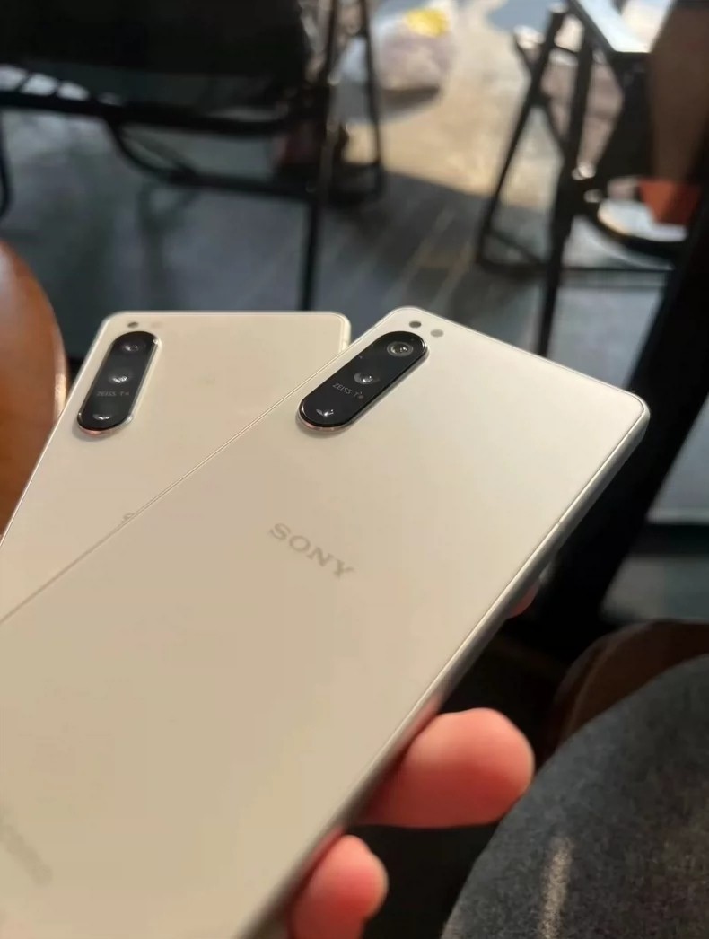 Sony Xperia 5 IV XQ-CQ54 - 128GB - Black (Unlocked) (Dual SIM) for