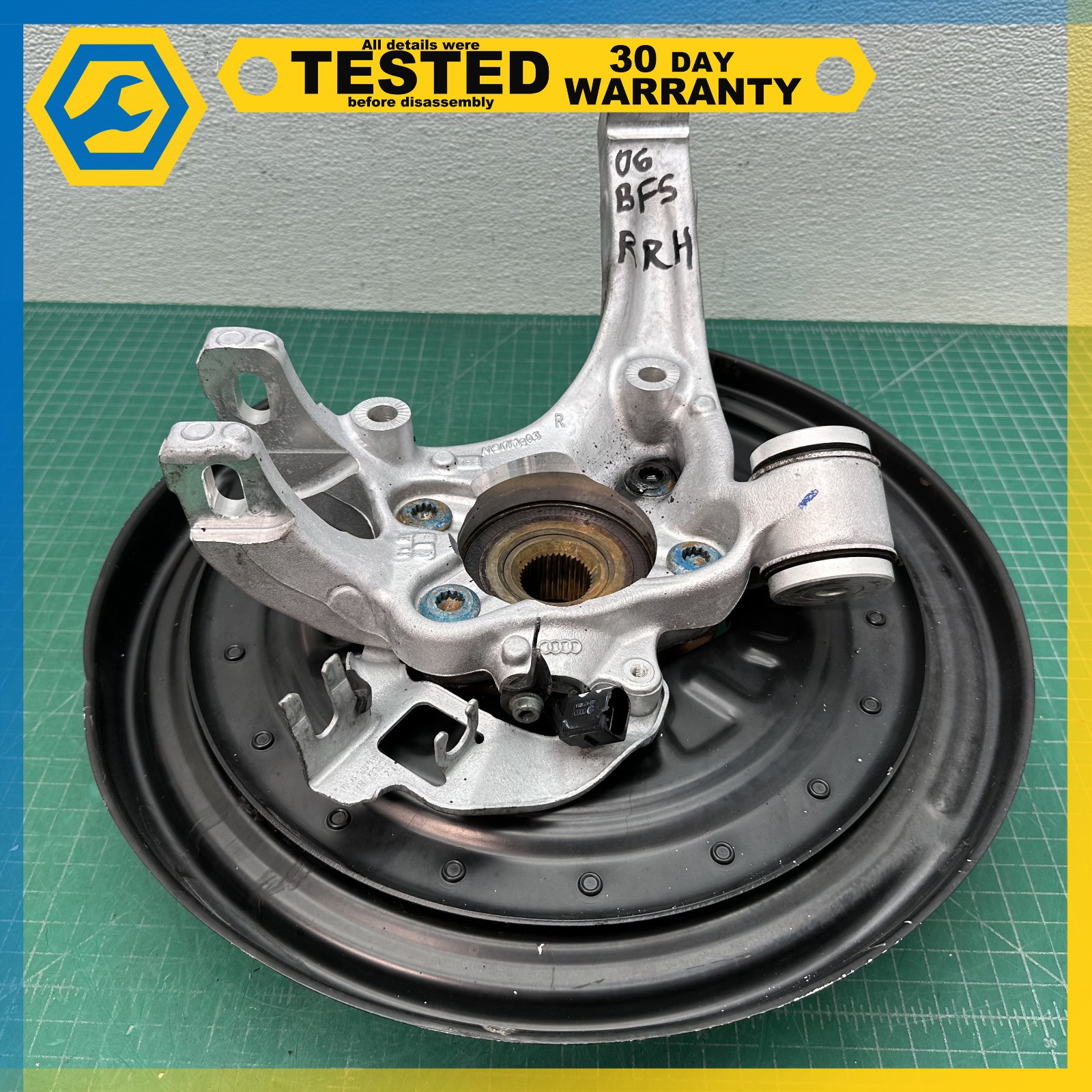 06-12 BENTLEY Flying Spur REAR RIGHT PASSENGER SIDE SPINDLE KNUCKLE W/ HUB OEM